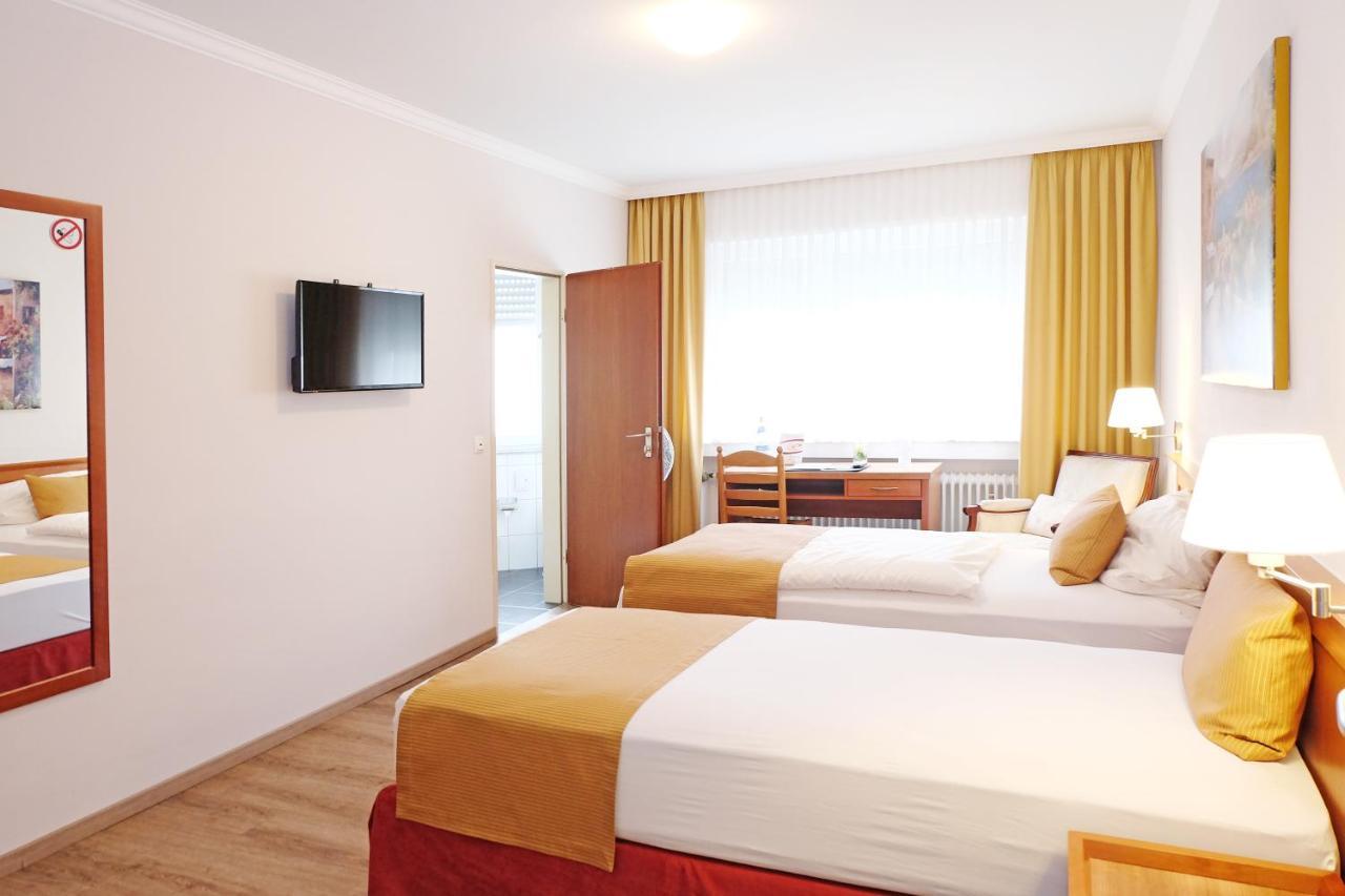 Hotel Mennicken Wurselen Ngoại thất bức ảnh