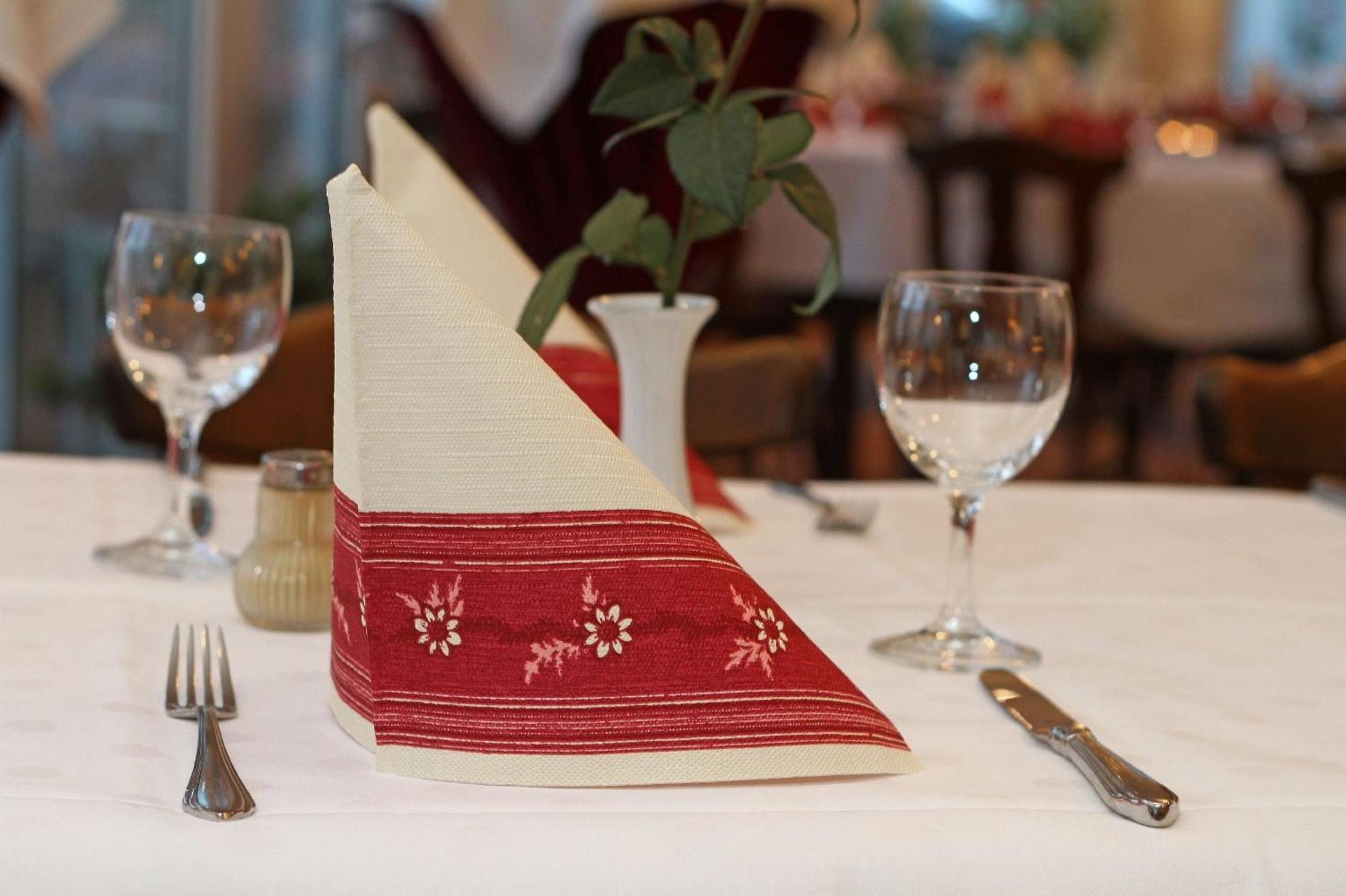 Hotel Mennicken Wurselen Ngoại thất bức ảnh