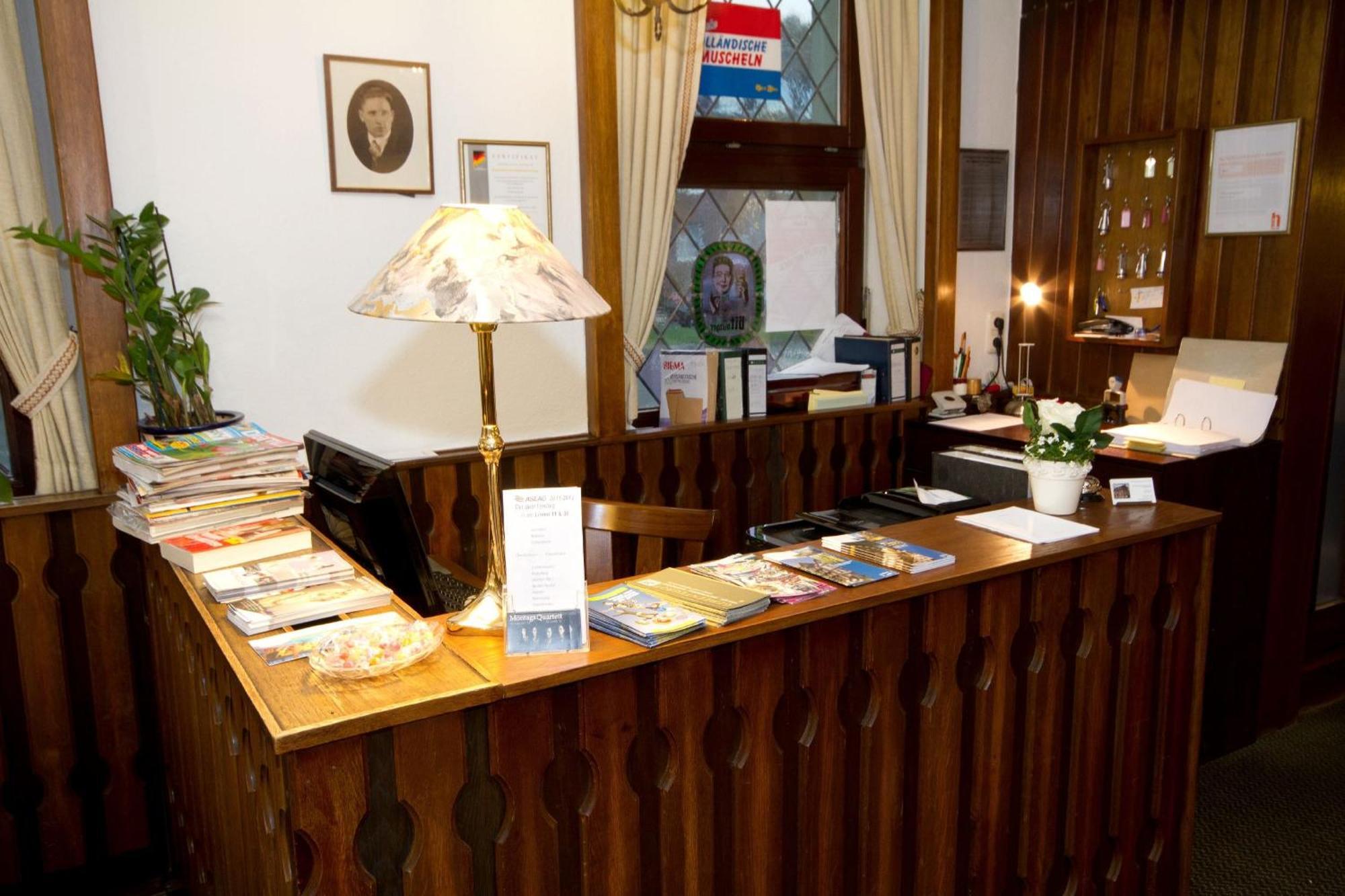 Hotel Mennicken Wurselen Ngoại thất bức ảnh