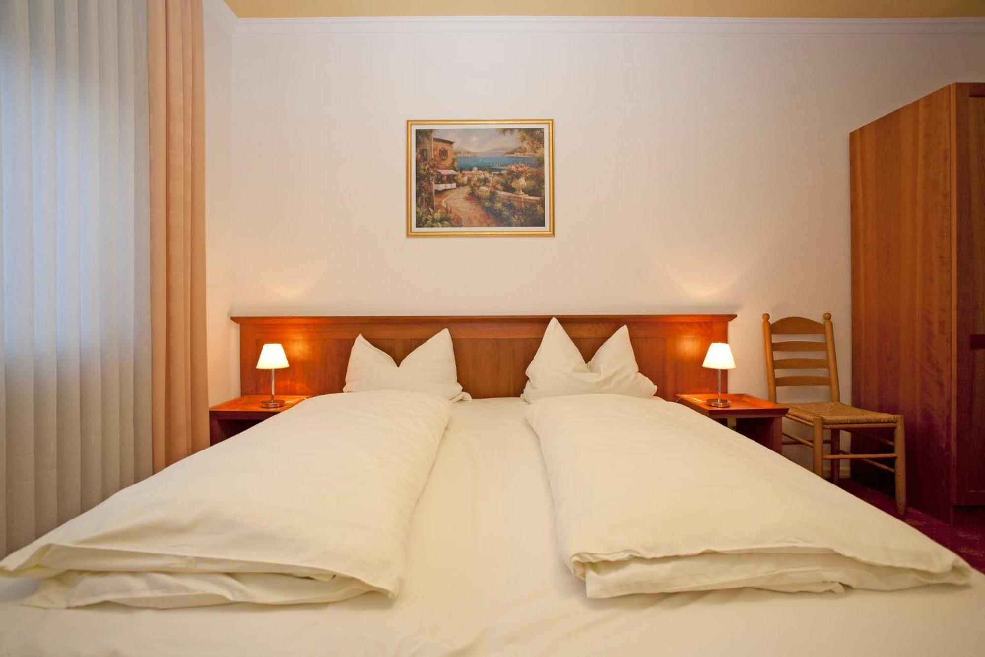 Hotel Mennicken Wurselen Ngoại thất bức ảnh