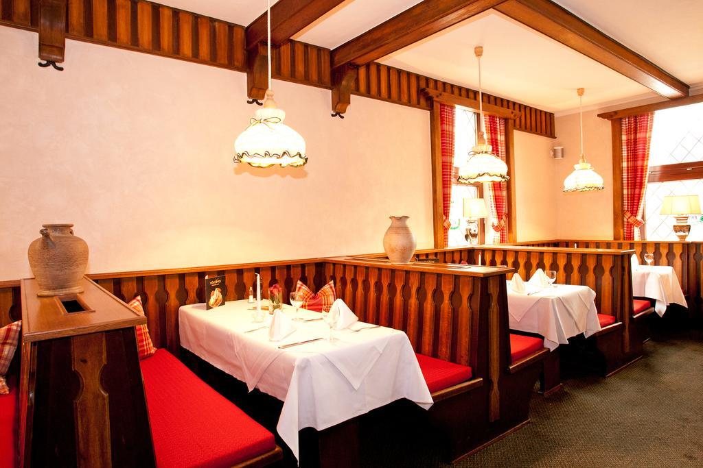 Hotel Mennicken Wurselen Ngoại thất bức ảnh